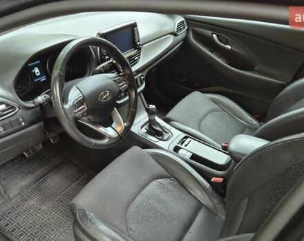 Серый Хендай i30, объемом двигателя 1.35 л и пробегом 124 тыс. км за 14500 $, фото 11 на Automoto.ua