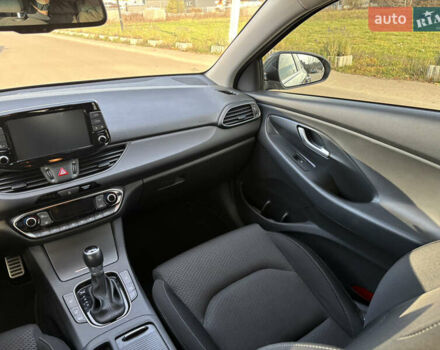 Сірий Хендай i30, об'ємом двигуна 1.35 л та пробігом 71 тис. км за 17000 $, фото 13 на Automoto.ua