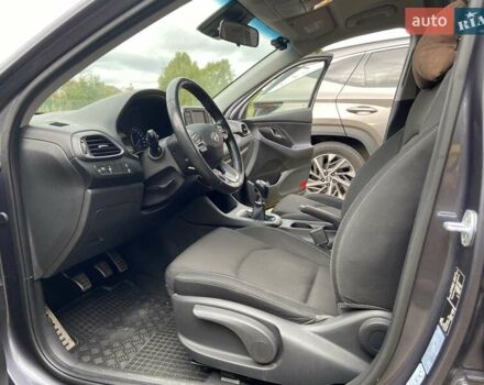 Серый Хендай i30, объемом двигателя 1.37 л и пробегом 83 тыс. км за 12500 $, фото 6 на Automoto.ua