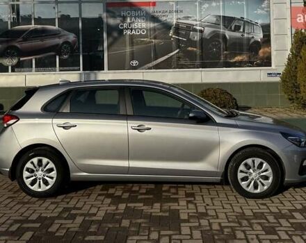 Серый Хендай i30, объемом двигателя 1.5 л и пробегом 76 тыс. км за 17017 $, фото 4 на Automoto.ua