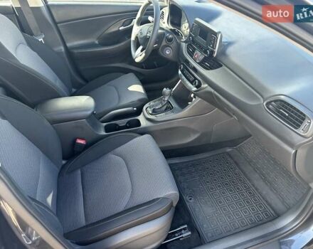 Сірий Хендай i30, об'ємом двигуна 1.5 л та пробігом 18 тис. км за 16200 $, фото 10 на Automoto.ua