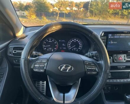 Серый Хендай i30, объемом двигателя 1.5 л и пробегом 72 тыс. км за 17800 $, фото 1 на Automoto.ua