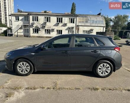 Сірий Хендай i30, об'ємом двигуна 1.5 л та пробігом 18 тис. км за 16200 $, фото 4 на Automoto.ua