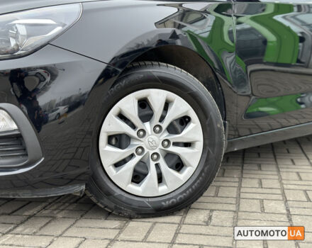 Серый Хендай i30, объемом двигателя 1.5 л и пробегом 50 тыс. км за 16800 $, фото 1 на Automoto.ua