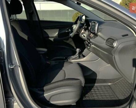 Серый Хендай i30, объемом двигателя 1.5 л и пробегом 76 тыс. км за 17017 $, фото 9 на Automoto.ua