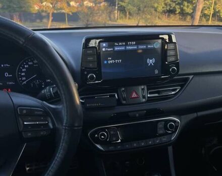 Серый Хендай i30, объемом двигателя 1.5 л и пробегом 72 тыс. км за 17800 $, фото 3 на Automoto.ua