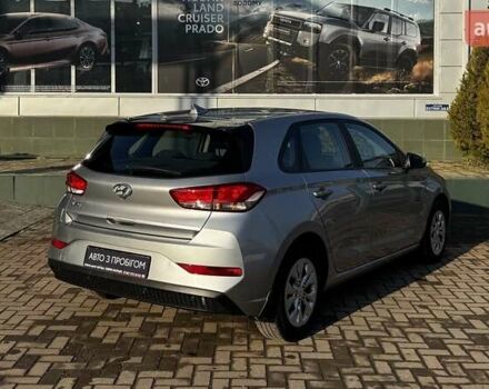 Серый Хендай i30, объемом двигателя 1.5 л и пробегом 76 тыс. км за 17017 $, фото 5 на Automoto.ua