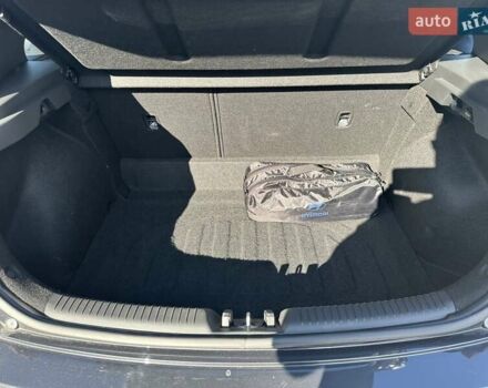 Сірий Хендай i30, об'ємом двигуна 1.5 л та пробігом 18 тис. км за 16200 $, фото 12 на Automoto.ua