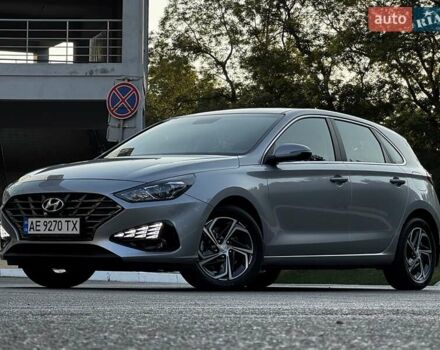 Серый Хендай i30, объемом двигателя 1.5 л и пробегом 27 тыс. км за 17800 $, фото 4 на Automoto.ua