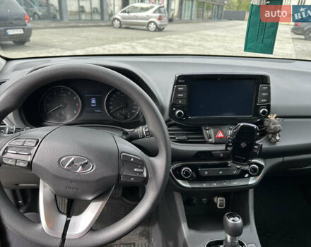 Сірий Хендай i30, об'ємом двигуна 1.5 л та пробігом 10 тис. км за 18300 $, фото 7 на Automoto.ua