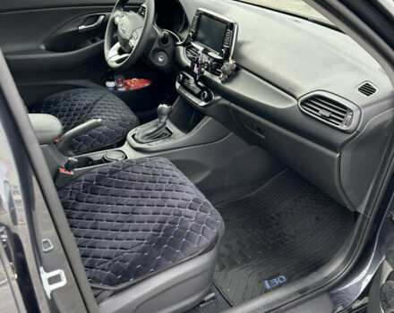 Сірий Хендай i30, об'ємом двигуна 1.5 л та пробігом 10 тис. км за 18300 $, фото 3 на Automoto.ua