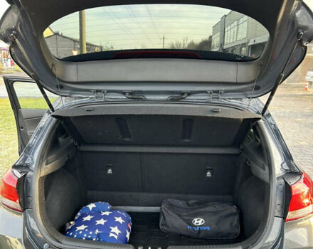 Серый Хендай i30, объемом двигателя 1.5 л и пробегом 18 тыс. км за 17800 $, фото 1 на Automoto.ua