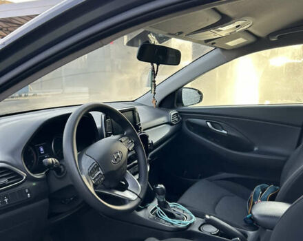 Серый Хендай i30, объемом двигателя 1.5 л и пробегом 18 тыс. км за 17800 $, фото 7 на Automoto.ua