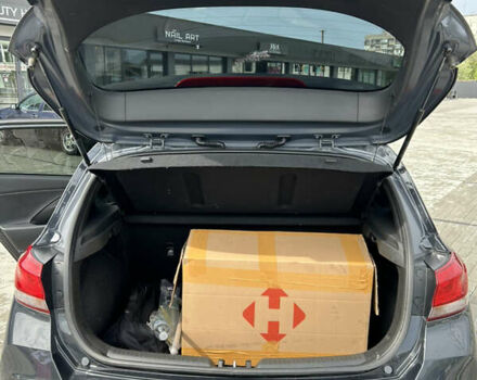 Сірий Хендай i30, об'ємом двигуна 1.5 л та пробігом 10 тис. км за 18300 $, фото 13 на Automoto.ua