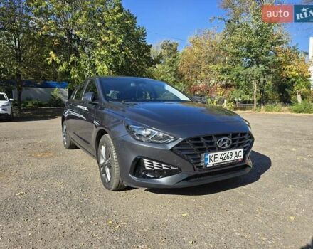 Серый Хендай i30, объемом двигателя 1.5 л и пробегом 14 тыс. км за 21100 $, фото 1 на Automoto.ua