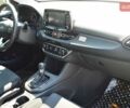 Сірий Хендай i30, об'ємом двигуна 1.5 л та пробігом 18 тис. км за 18900 $, фото 31 на Automoto.ua