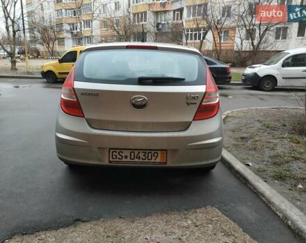 Серый Хендай i30, объемом двигателя 1.4 л и пробегом 167 тыс. км за 6300 $, фото 5 на Automoto.ua