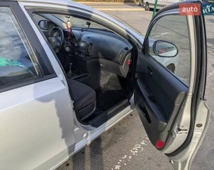 Сірий Хендай i30, об'ємом двигуна 1.59 л та пробігом 261 тис. км за 5699 $, фото 4 на Automoto.ua