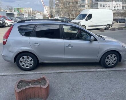 Сірий Хендай i30, об'ємом двигуна 1.6 л та пробігом 300 тис. км за 4900 $, фото 5 на Automoto.ua