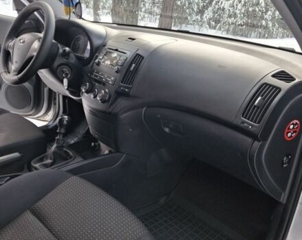 Сірий Хендай i30, об'ємом двигуна 1.6 л та пробігом 206 тис. км за 5800 $, фото 10 на Automoto.ua