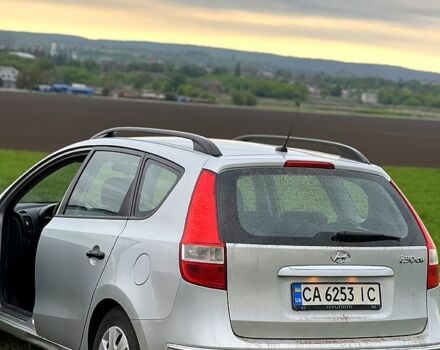 Серый Хендай i30, объемом двигателя 1.6 л и пробегом 232 тыс. км за 5800 $, фото 3 на Automoto.ua