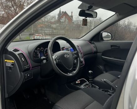 Серый Хендай i30, объемом двигателя 1.6 л и пробегом 197 тыс. км за 5999 $, фото 5 на Automoto.ua