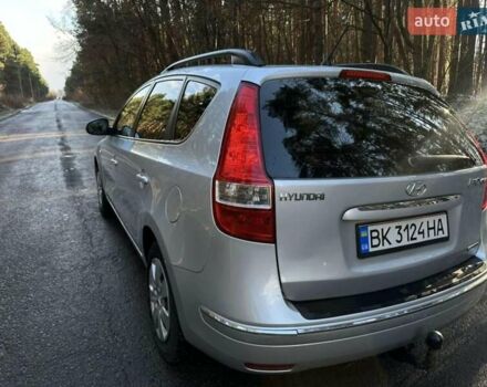 Серый Хендай i30, объемом двигателя 1.6 л и пробегом 200 тыс. км за 5400 $, фото 6 на Automoto.ua