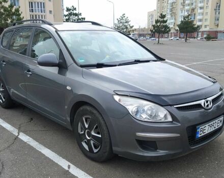Серый Хендай i30, объемом двигателя 1.6 л и пробегом 245 тыс. км за 5600 $, фото 1 на Automoto.ua