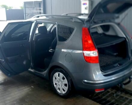 Серый Хендай i30, объемом двигателя 1.6 л и пробегом 204 тыс. км за 7000 $, фото 8 на Automoto.ua