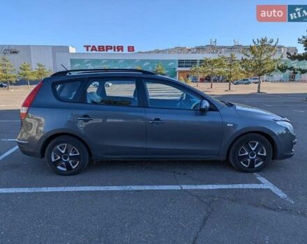 Серый Хендай i30, объемом двигателя 1.6 л и пробегом 248 тыс. км за 5350 $, фото 5 на Automoto.ua