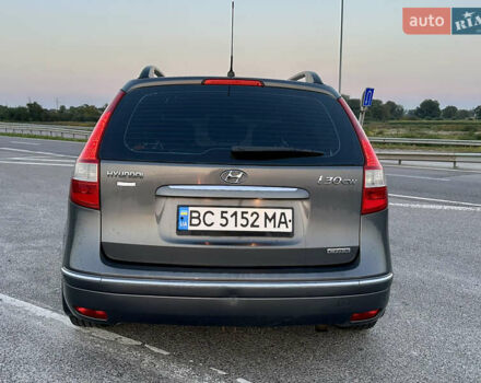 Серый Хендай i30, объемом двигателя 1.6 л и пробегом 308 тыс. км за 5199 $, фото 4 на Automoto.ua