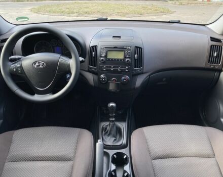 Серый Хендай i30, объемом двигателя 1.6 л и пробегом 209 тыс. км за 6999 $, фото 12 на Automoto.ua