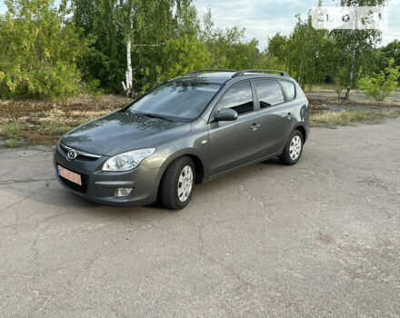 Сірий Хендай i30, об'ємом двигуна 1.6 л та пробігом 296 тис. км за 6900 $, фото 3 на Automoto.ua