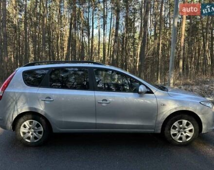Серый Хендай i30, объемом двигателя 1.6 л и пробегом 200 тыс. км за 5400 $, фото 9 на Automoto.ua