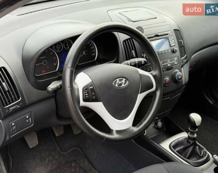 Сірий Хендай i30, об'ємом двигуна 1.6 л та пробігом 201 тис. км за 6800 $, фото 18 на Automoto.ua