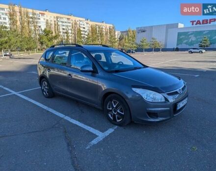 Серый Хендай i30, объемом двигателя 1.6 л и пробегом 248 тыс. км за 5350 $, фото 6 на Automoto.ua