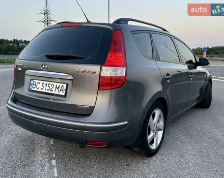 Серый Хендай i30, объемом двигателя 1.6 л и пробегом 308 тыс. км за 5199 $, фото 5 на Automoto.ua