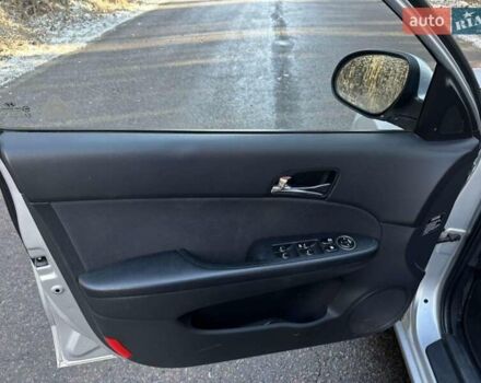 Серый Хендай i30, объемом двигателя 1.6 л и пробегом 200 тыс. км за 5400 $, фото 2 на Automoto.ua