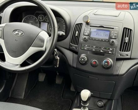 Сірий Хендай i30, об'ємом двигуна 1.6 л та пробігом 201 тис. км за 6800 $, фото 22 на Automoto.ua