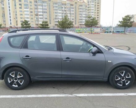 Серый Хендай i30, объемом двигателя 1.6 л и пробегом 245 тыс. км за 5600 $, фото 2 на Automoto.ua