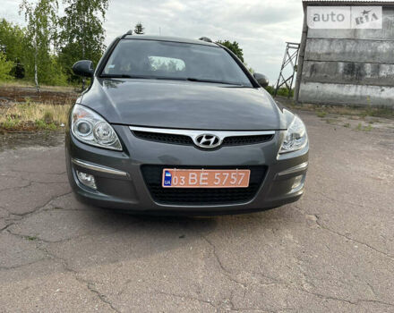 Сірий Хендай i30, об'ємом двигуна 1.6 л та пробігом 296 тис. км за 6900 $, фото 6 на Automoto.ua