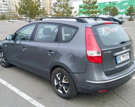 Серый Хендай i30, объемом двигателя 1.6 л и пробегом 245 тыс. км за 5600 $, фото 4 на Automoto.ua
