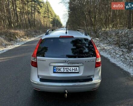 Серый Хендай i30, объемом двигателя 1.6 л и пробегом 200 тыс. км за 5400 $, фото 7 на Automoto.ua