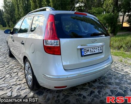 Серый Хендай i30, объемом двигателя 1.6 л и пробегом 240 тыс. км за 5500 $, фото 4 на Automoto.ua