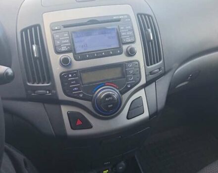 Серый Хендай i30, объемом двигателя 1.58 л и пробегом 270 тыс. км за 5000 $, фото 14 на Automoto.ua