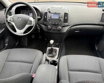 Сірий Хендай i30, об'ємом двигуна 1.6 л та пробігом 201 тис. км за 6800 $, фото 23 на Automoto.ua