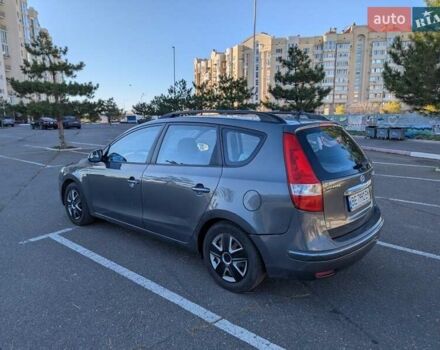 Серый Хендай i30, объемом двигателя 1.6 л и пробегом 248 тыс. км за 5350 $, фото 2 на Automoto.ua