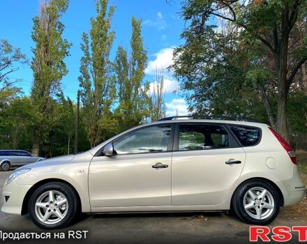 Серый Хендай i30, объемом двигателя 1.6 л и пробегом 209 тыс. км за 6999 $, фото 3 на Automoto.ua