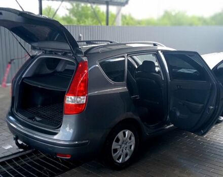 Серый Хендай i30, объемом двигателя 1.6 л и пробегом 204 тыс. км за 7000 $, фото 9 на Automoto.ua