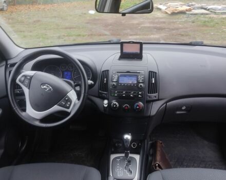 Серый Хендай i30, объемом двигателя 1.6 л и пробегом 267 тыс. км за 6800 $, фото 5 на Automoto.ua